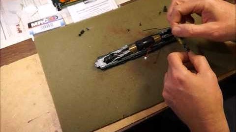 03 Model Trains - MRC1930 Drop-In Decoder Installation - Getting Started Part 03
