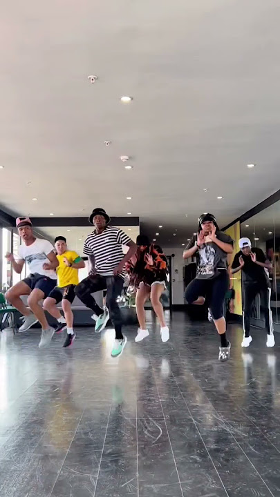Waga Bietjie ✋🏼 #amapiano #southafrica #trending #dance #dancechallenge #shorts #viral #crew