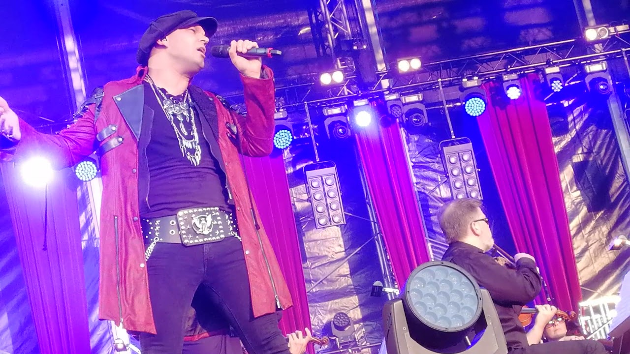 Dimitri Keiski - Show Must Go On