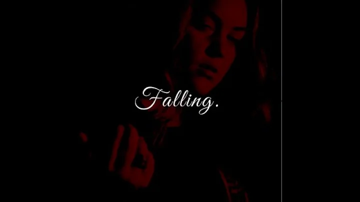 ( 12 O'Clock  )   Miss Julia Starr