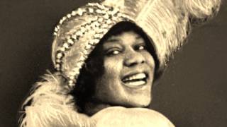 Video thumbnail of "Bessie Smith-Nobody Knows You When You 're Down and Out"