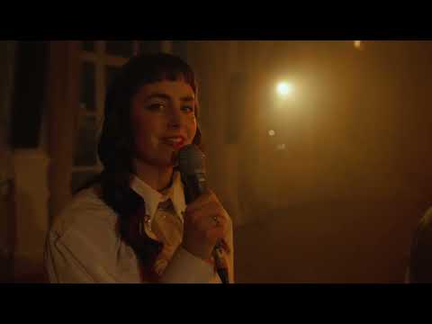 在 YouTube 上觀看「Gabriela Eva - Recovery (Official music video)」