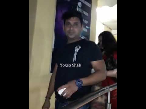 Sara Ali Khan and mom Amrita Singh out for a movie - YouTube
