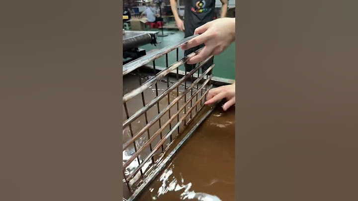 Bottle cap wood grain water transfer printing#hydrographic #craftshorts #printing #diy #shorts