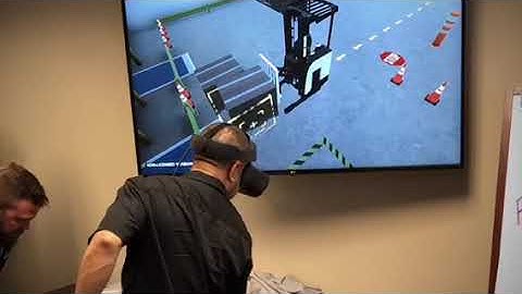 Stand Up Desktop Forklift-Simulator put to the test