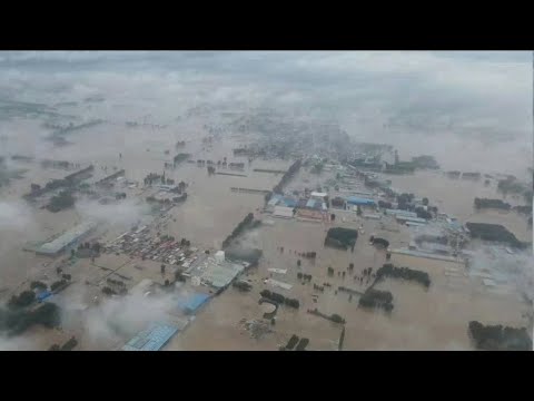 Волна затопила городок. Наводнения апрель 2024. Наводнения апрель 2024. Дубай затопило. Наводнения апрель 2024.