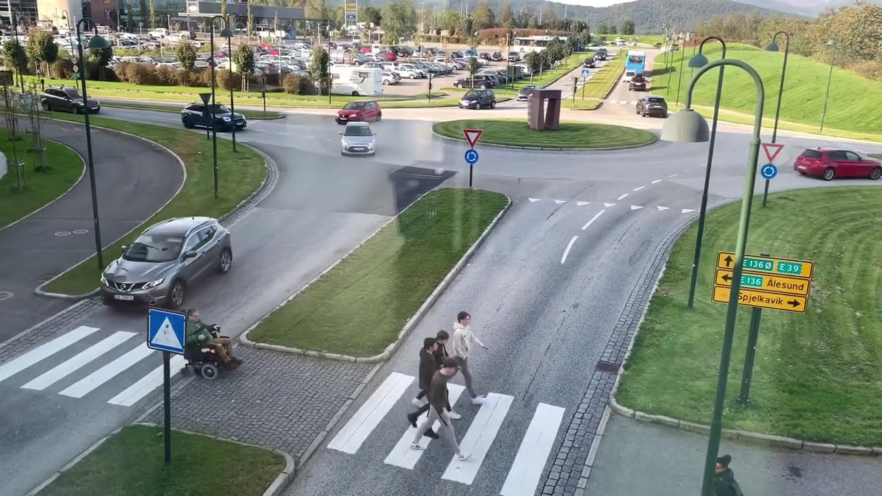 Roundabout driving Norway