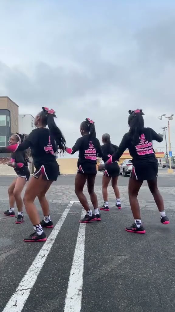 Jayah and her dance team ??????. #danceteam #cheerleader #jesuslovesyou