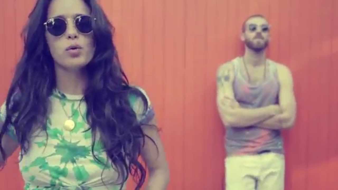 Mira Paper Games (Official Music Video) - KANEHOLLER en YouTube Mira Paper Games (Official Music Video) - KANEHOLLER en YouTube