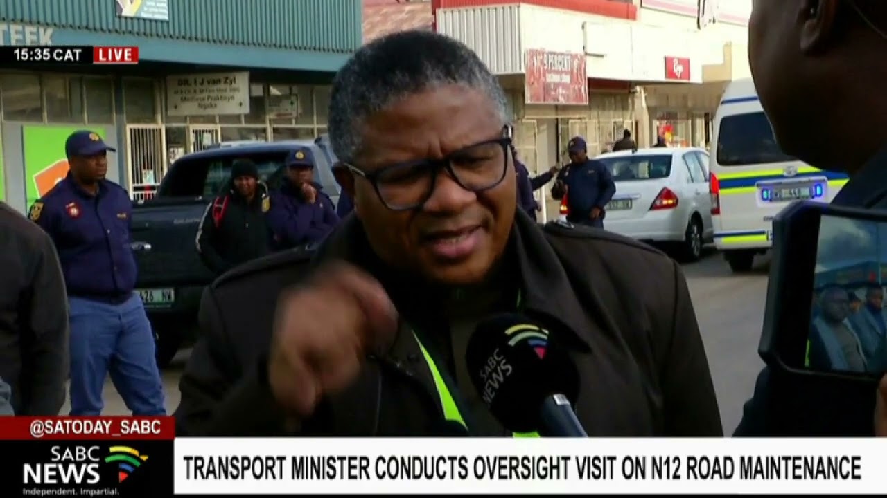 Minister Mbalula assesses road maintenance on the N12 in Wolmaransstad, North West