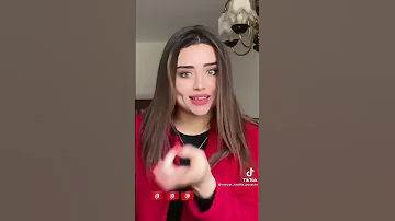 منيار خليفة تمشي فلكياسة كي تعدا قدامي 