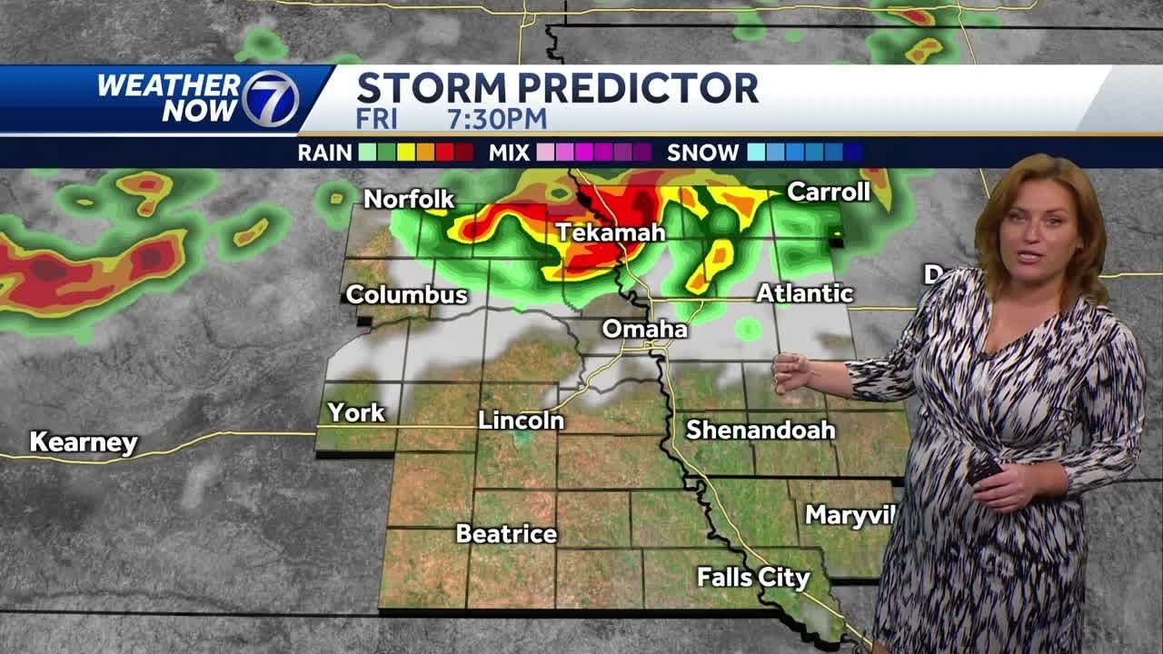 Scattered storm chances Friday evening - YouTube