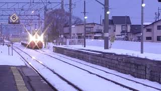 2022.12.31　JR川部駅　特急つがる6号 秋田行き通過【E751系・奥羽本線・2046M】　2022.12.31