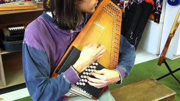 Oscar Schmidt OS-21C/R Autoharp with hard case