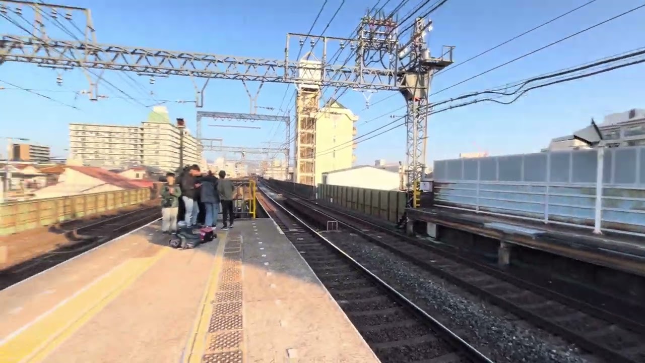 今里駅を通過するひのとり