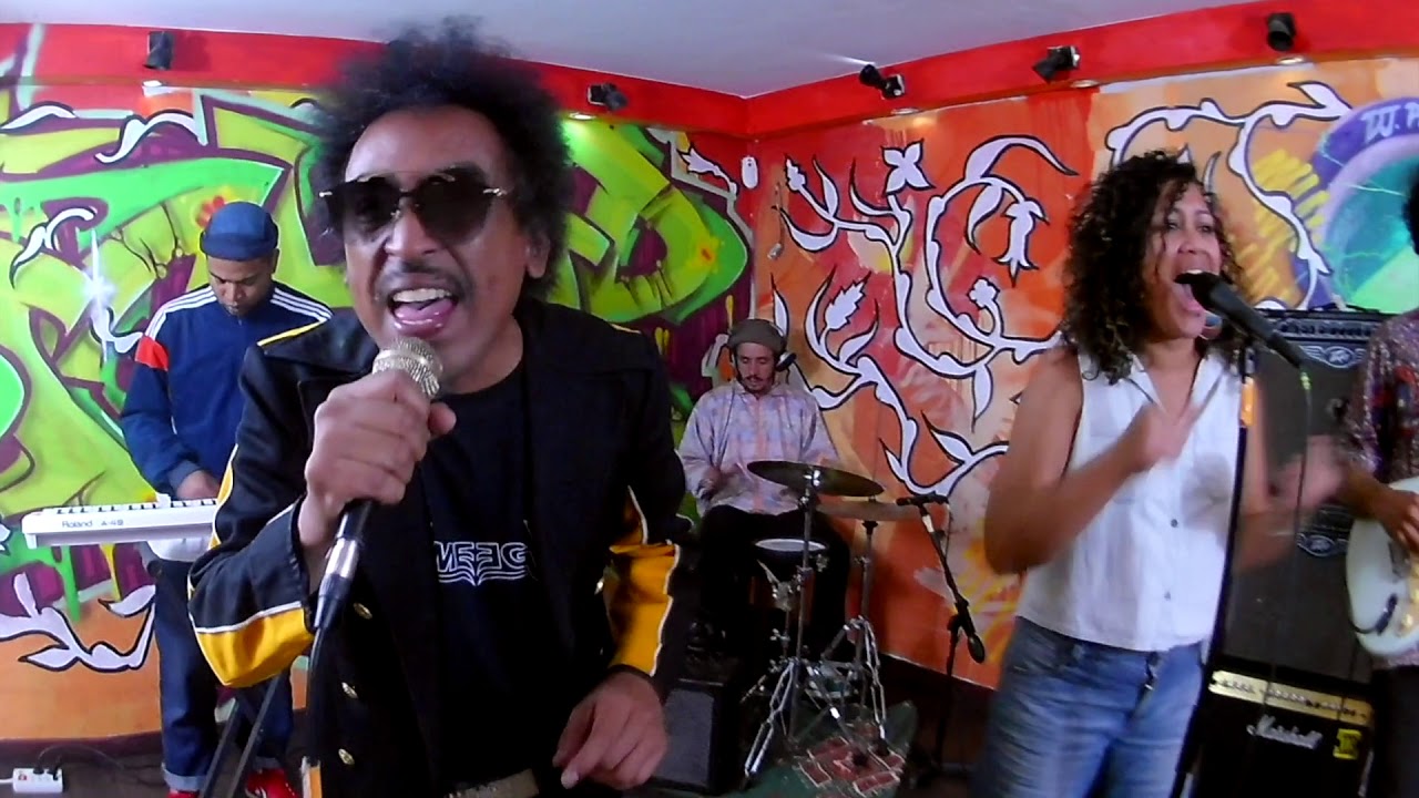 AMEEGA - Prettiful, live