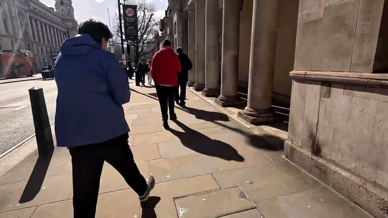 Walk From The Clermont Hotel to Buckingham Palace