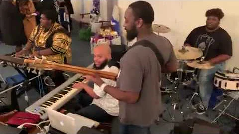 Country Praise Break!!! This is how you do it!!!! ...