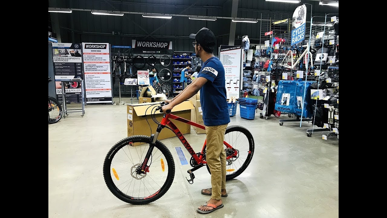 Sports Mall In Indore Every Sport Products Cricket Football