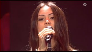 Robin Schulz &amp; Jasmine Thompson - Sun Goes Down at ECHO 2015