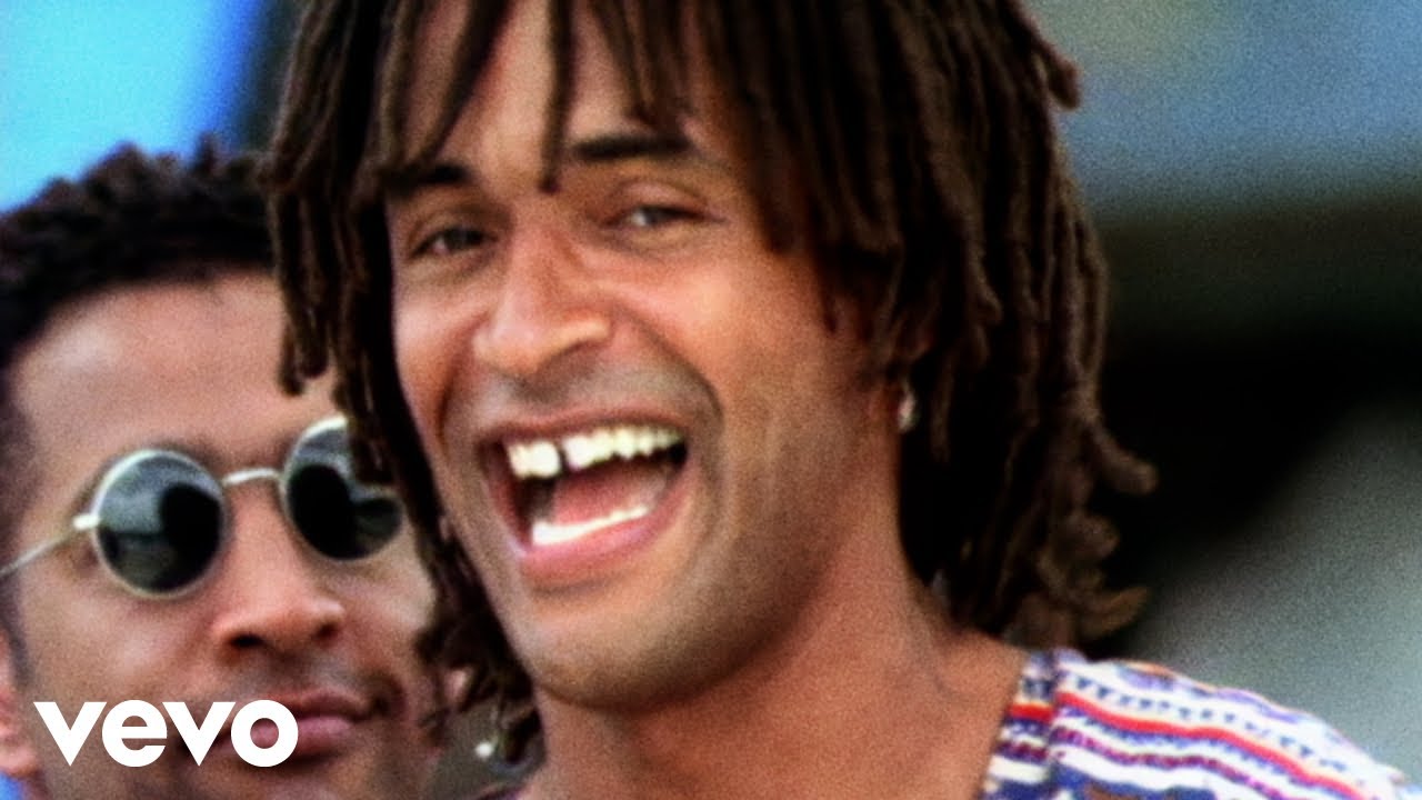 Yannick Noah - Saga Africa (ambiance secousse) (Clip officiel)