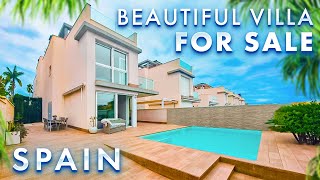 Villa for sale with Pool in Torrevieja in the Torreta Florida area | Real Estate Alegria by Living & Property in Spain 1,706 views 2 weeks ago 6 minutes, 5 seconds
