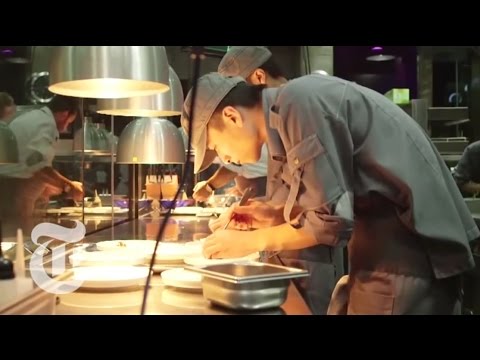 A 22-Course Meal, in 22 Settings - Shanghai's Ultraviolet Restaurant | The New York Times