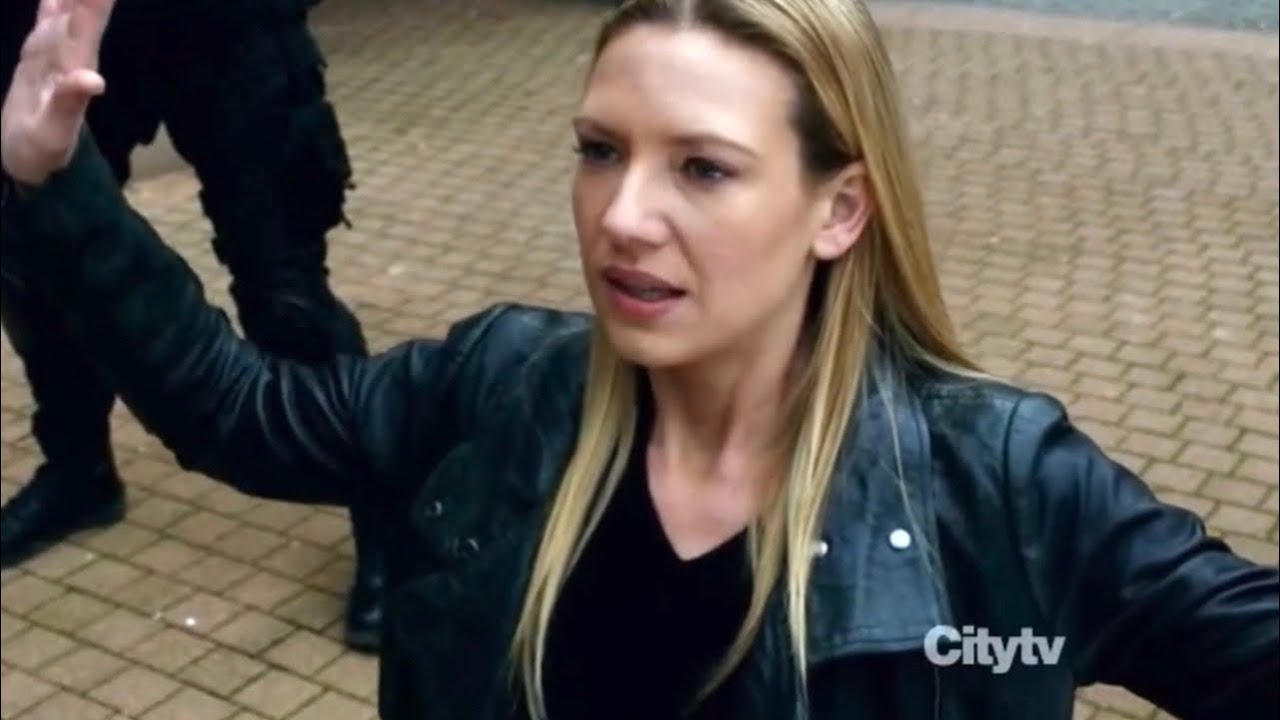 Olivia Crosses Over One Last Time | Fringe | Liberty | S5E12