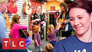 La caótica visita a la tienda de música | Los Busby | TLC Latinoamérica