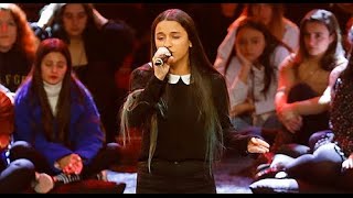 Dilber AY'ın Küçüklüğünü Canlandıran Zeliha KENDİRCİ'den Mükemmel Arapça Şarkı | O Ses TÜRKİYE Resimi