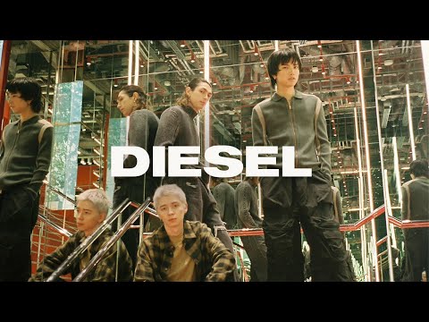 DIESEL 23AW 美品希少OURS着用モデルオールオーバープリントニット DIESEL（ディーゼル）の「メンズ ニット オールオーバープリント