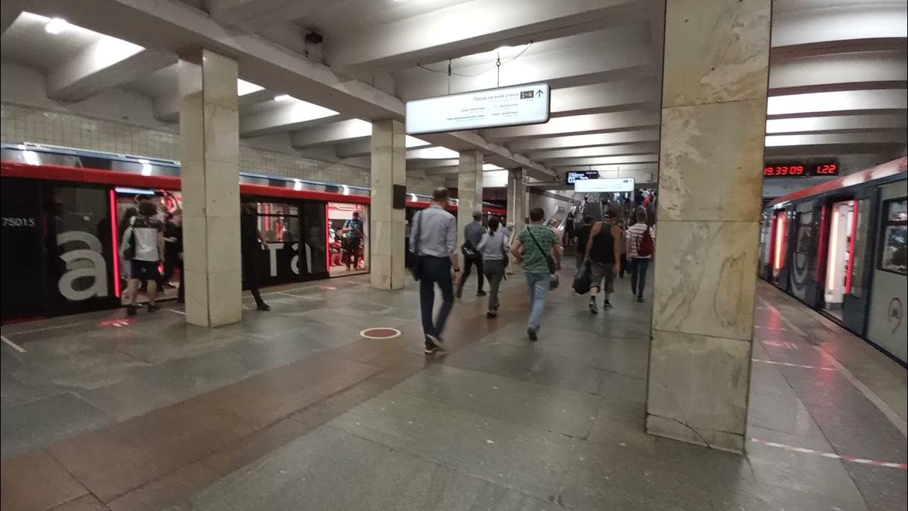 Вокзал ясенево. Станция Ясенево. Поезд Москва Дейна.