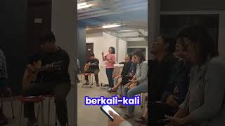 Download Lagu Berkali Kali Kau menolong#yesussetia #church #pujianpenyembahan #gbirock #jesus MP3 Download Lagu Berkali Kali Kau menolong#yesussetia #church #pujianpenyembahan #gbirock #jesus MP3
