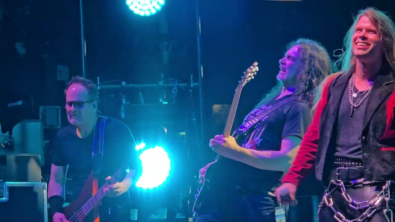 Avantasia - 17. Shelter from the Rain (with H Langhans & K Leckremo) - Olympia Paris le 16/03/2025