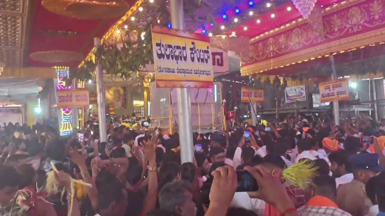 ಅಮ್ಮ ಗದ್ದುಗೆಗೆ ಅಗಮಿಸುತ್ತಿರುವುದು