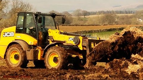 Loading the Muck with JCB TM320.