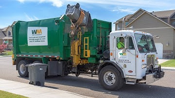 Peterbilt 320 - Labrie Automizer Garbage Truck
