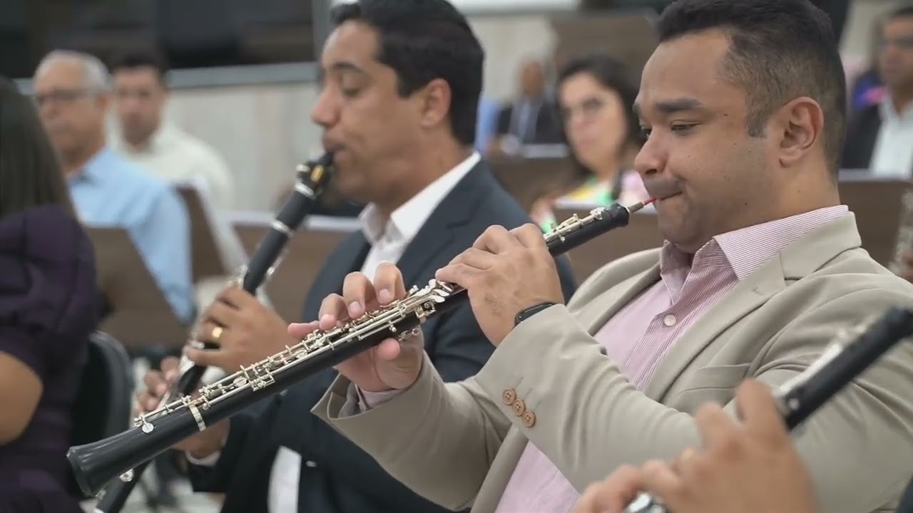 Igreja Apostólica - ( A HUMILDADE DE UM REI ) - (Solista - Vitória)