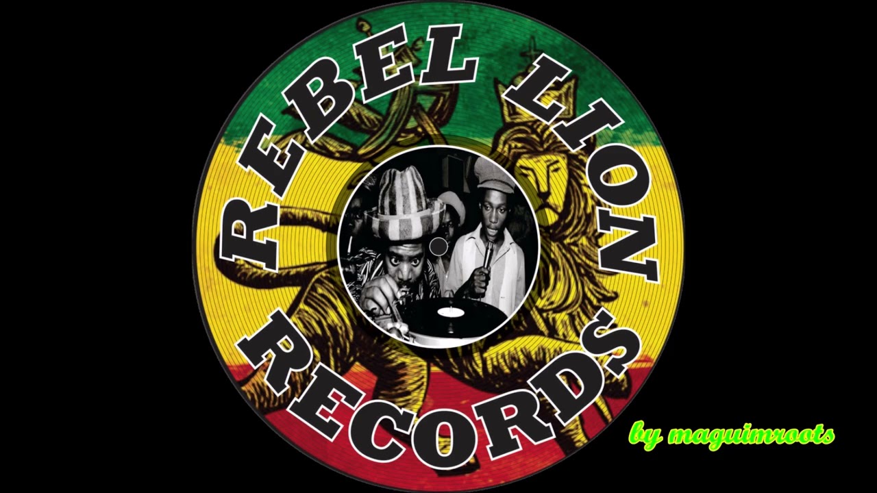 Ronnie Davis - Want To Be Love, Reggae Sound Records-198x - YouTube