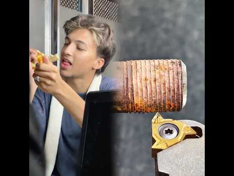 انا اكتر واحد تعبت ف المجال دا ٨ سنين واحق واحد يتقال عليه ممثل نا محتاجكو