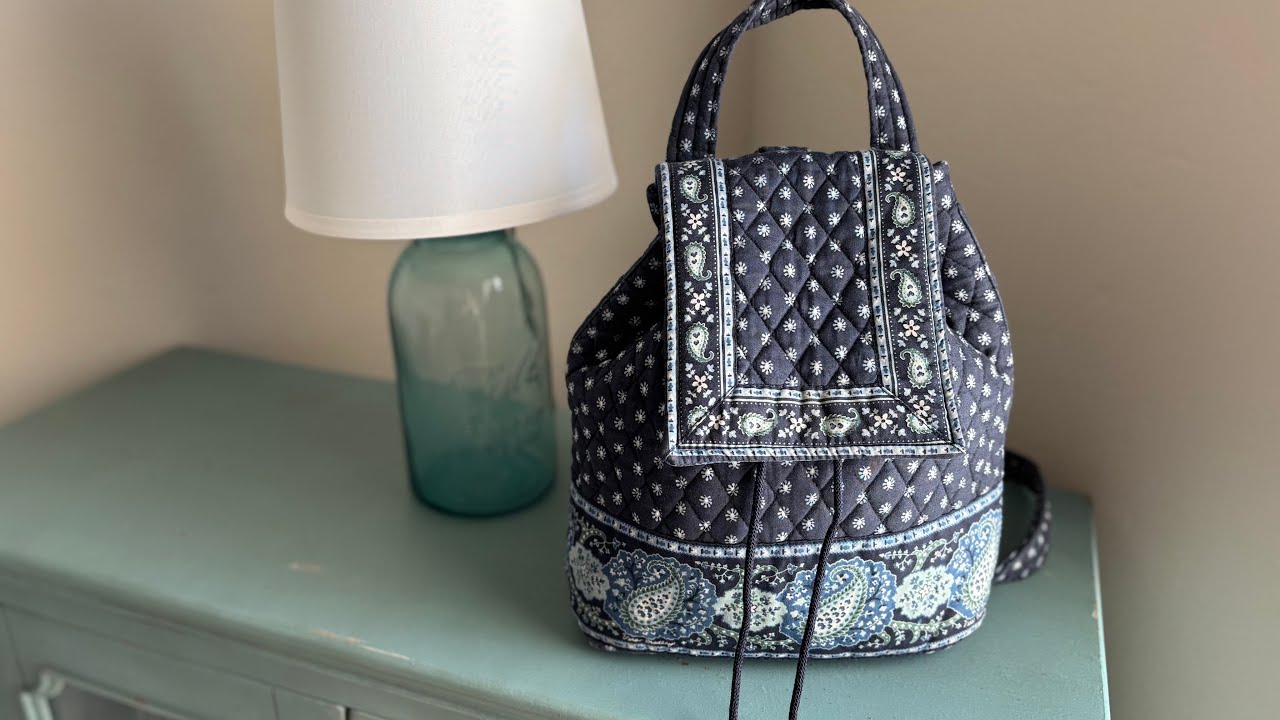 Vera Bradley: Vintage 2002 Mimi Backpack in Seaport Navy  display picture 2