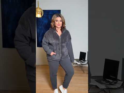 Жіночий теплий костюм батал на блискавці з джогерами, видео 1