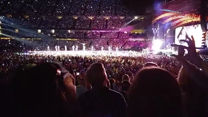 Taylor Swift - Shake It Off - 1989 Tour - Soldier Field - Chicago, IL - 7/19/2015