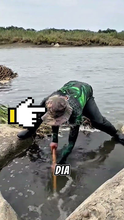 Gila! Dia Dapet Ikan Segini Banyak di Sungai?! 😱 #viral #shorts #mancing