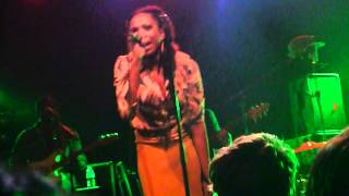 Y&#39;Akoto - Without you (14.05.12 LIVE im Knust Hamburg)