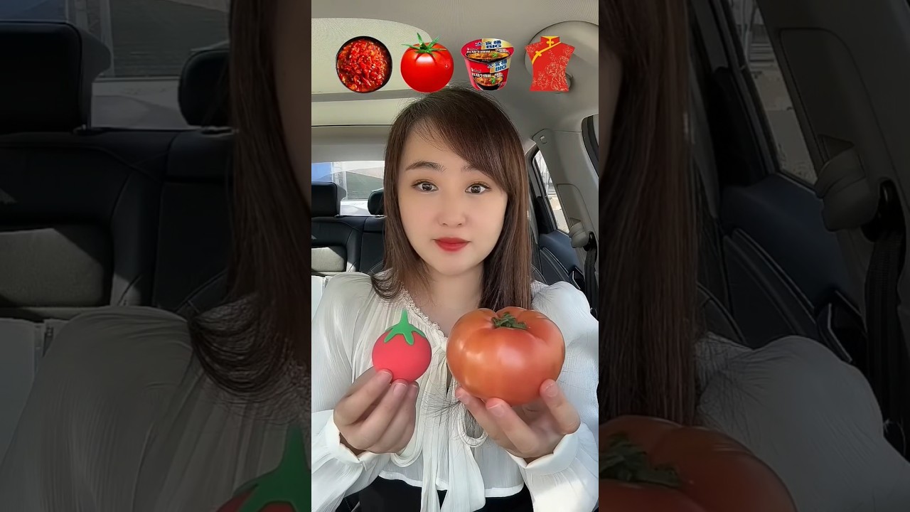Eat emoticons, eat you bite by bite, the co-pilot eatssnacks🍅