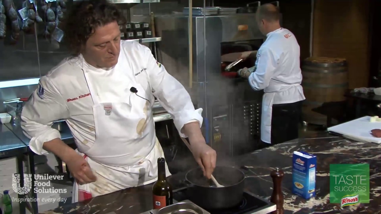 Marco Pierre White's Pepper Steak with KNORR Beef Booster YouTube