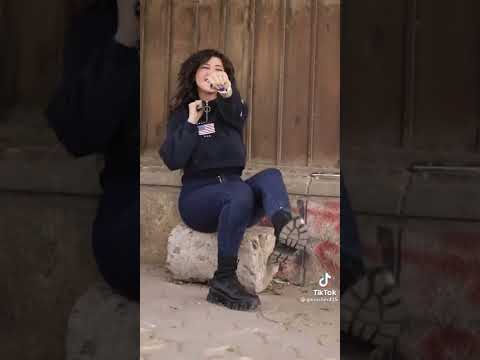 انا بنتي لسنها سبقا معلمها تضرب