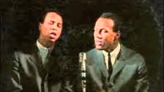 Video thumbnail of "Joe and Eddie Michael Row the Boat Ashore"