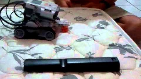 Robô controlado por Samsung Galaxy S (Android)